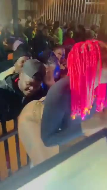 Queen Minaj gets her ass licked by fan