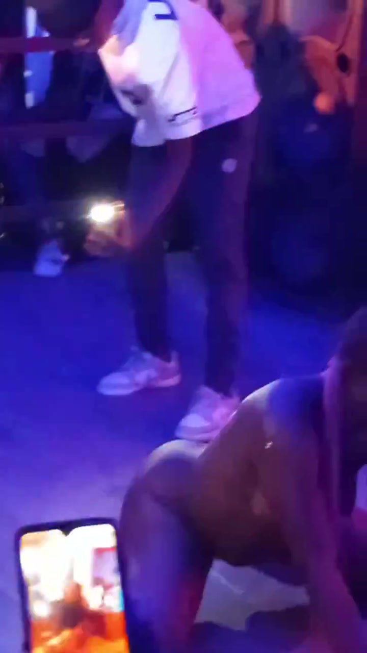 Mazingelele fully naked