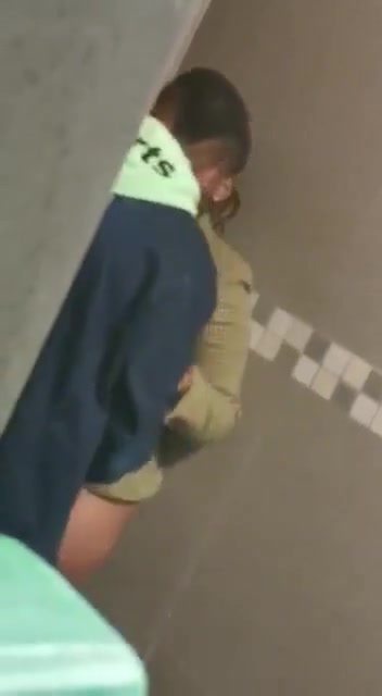 UWC students having threesome at Res